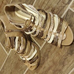 💥 Madden Girl Kickoff strappy heels size 8 1/2